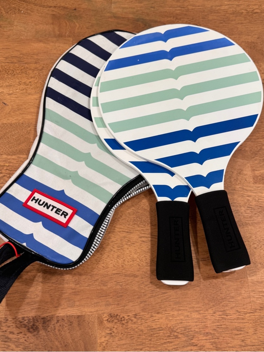 Hunter Striped Paddle Set Reversible Stripes and Carrying Case